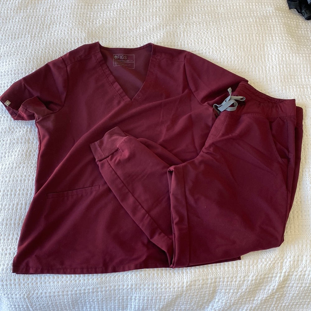 Burgundy figs L scrub set